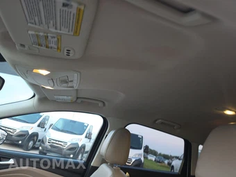 2015 Ford Escape Titanium – miniatura 17