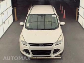 2015 Ford Escape Titanium – miniatura 2