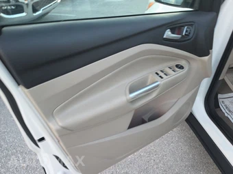 2015 Ford Escape Titanium – miniatura 9