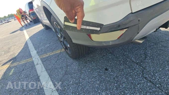 2015 Ford Escape Titanium – miniatura 22