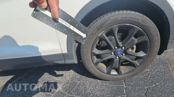 2015 Ford Escape Titanium – miniatura 31