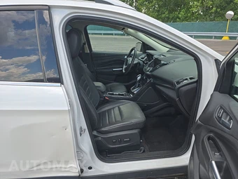 2015 Ford Escape Titanium – miniatura 8
