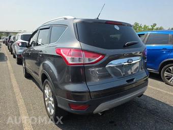 2015 Ford Escape Titanium – miniatura 6
