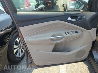 2015 Ford Escape Titanium – miniatura 9