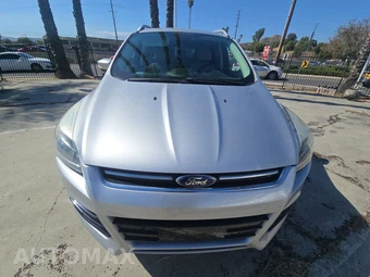 2015 Ford Escape Titanium – miniatura 2