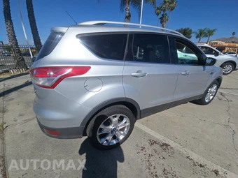2015 Ford Escape Titanium – miniatura 4