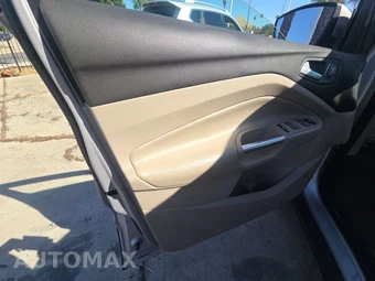 2015 Ford Escape Titanium – miniatura 9