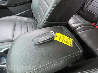 2015 Ford Escape Titanium - miniatura 8
