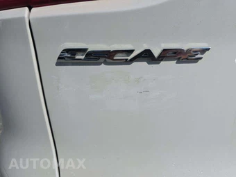 2015 Ford Escape Titanium – miniatura 25