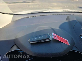 2015 Ford Escape Titanium – miniatura 8