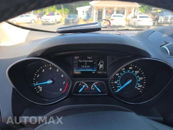 2015 Ford Escape Titanium – miniatura 9