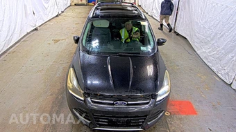 2015 Ford Escape Titanium – miniatura 2
