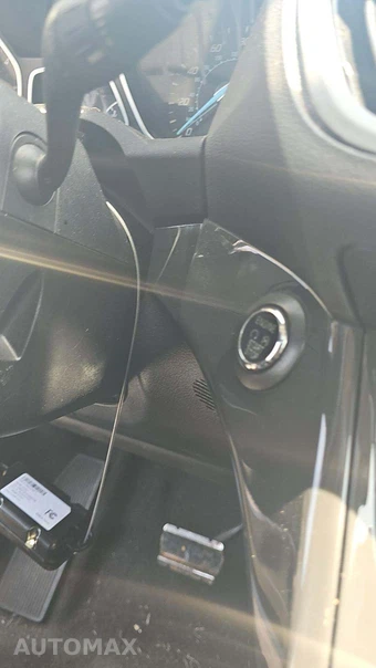 2015 Ford Escape Titanium – miniatura 30