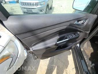 2015 Ford Escape Titanium – miniatura 9