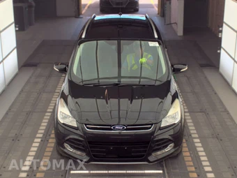 2015 Ford Escape Titanium – miniatura 2