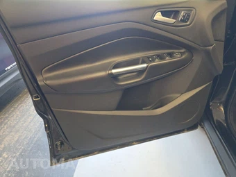 2015 Ford Escape Titanium – miniatura 9