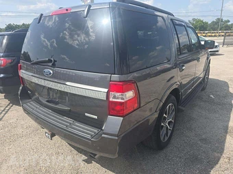 2015 Ford Expedition XLT – miniatura 3