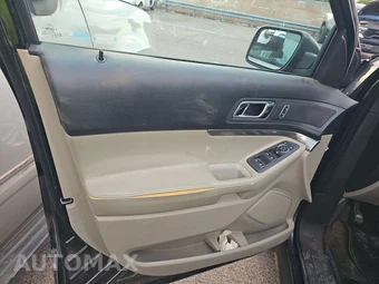 2015 Ford Explorer – miniatura 9