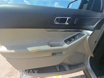 2015 Ford Explorer – miniatura 9