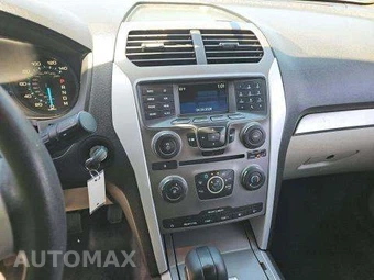 2015 Ford Explorer – miniatura 10