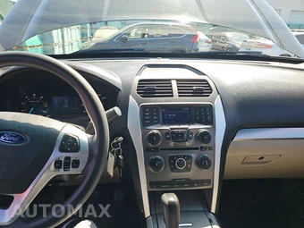 2015 Ford Explorer – miniatura 11