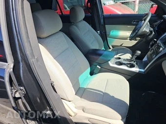 2015 Ford Explorer – miniatura 8