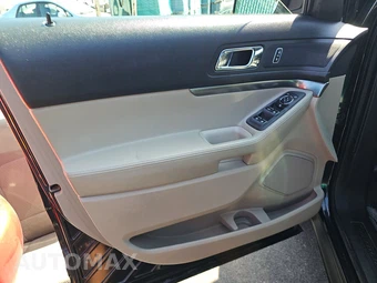 2015 Ford Explorer – miniatura 9
