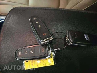 2015 Ford Explorer Limited – miniatura 8