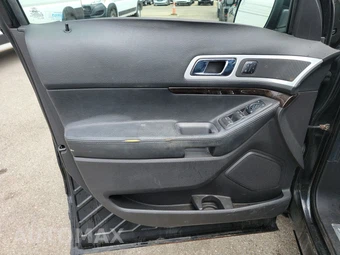 2015 Ford Explorer Limited – miniatura 9