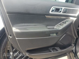 2015 Ford Explorer Sport - miniatura 9