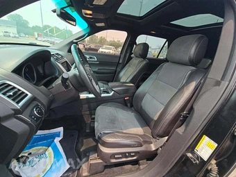 2015 Ford Explorer XLT – miniatura 3