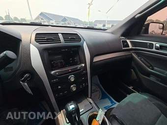 2015 Ford Explorer XLT – miniatura 7