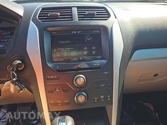 2015 Ford Explorer XLT - miniatura 10