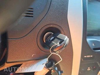 2015 Ford Explorer XLT - miniatura 8