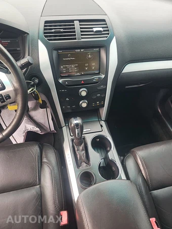 2015 Ford Explorer XLT - miniatura 11