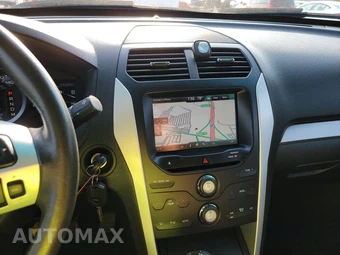 2015 Ford Explorer XLT - miniatura 11