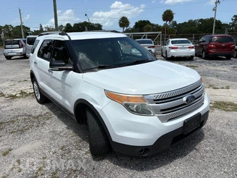 2015 Ford Explorer XLT - miniatura 2