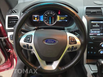 2015 Ford Explorer XLT - miniatura 10