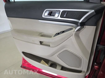 2015 Ford Explorer XLT - miniatura 9