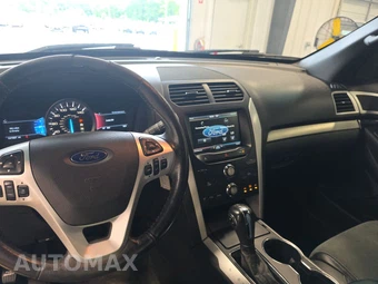 2015 Ford Explorer XLT – miniatura 11