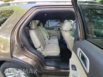 2015 Ford Explorer XLT – miniatura 17