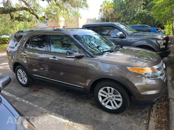 2015 Ford Explorer XLT – miniatura 4