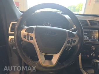 2015 Ford Explorer XLT – miniatura 10
