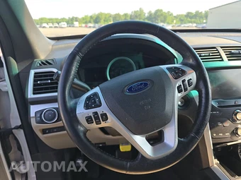 2015 Ford Explorer XLT – miniatura 10