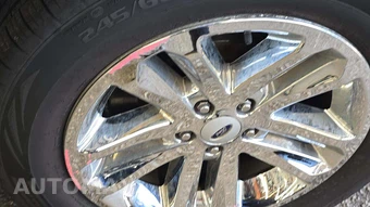 2015 Ford Explorer XLT – miniatura 38