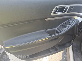 2015 Ford Explorer XLT - miniatura 9