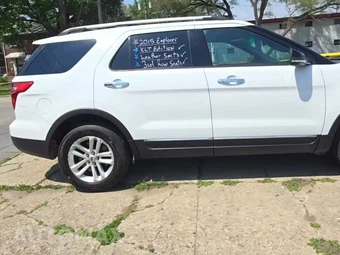 2015 Ford Explorer XLT – miniatura 5