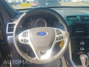 2015 Ford Explorer XLT – miniatura 10