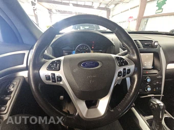 2015 Ford Explorer XLT – miniatura 10