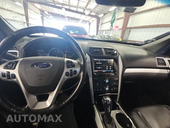2015 Ford Explorer XLT – miniatura 11